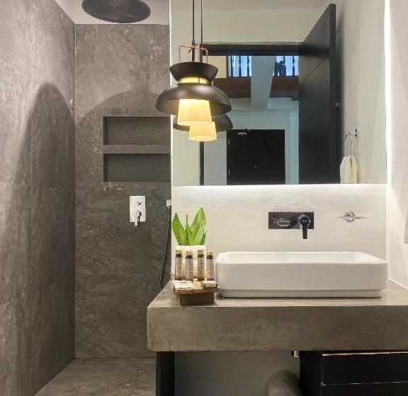 סוויטה משפחתית, Nuuk Taal Lake