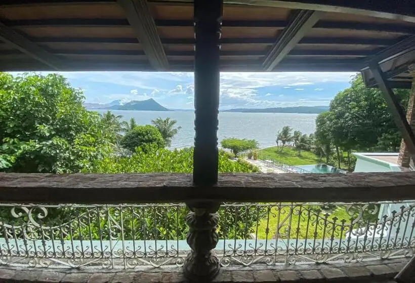 プレジデントスイートルーム, Nuuk Taal Lake