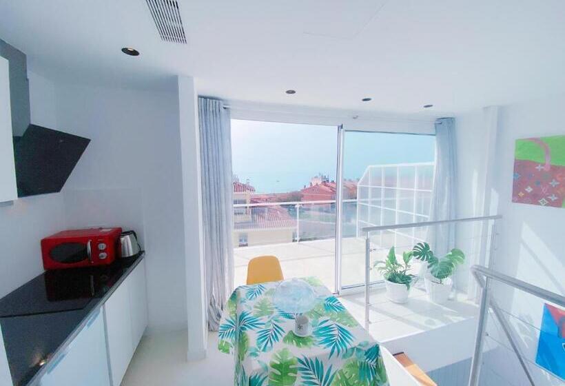 Полулюкс Вид на Море, Hug Hotel2022