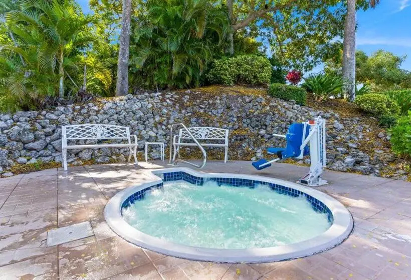 1 Bedroom Apartment Lake View, Park Shore Resort