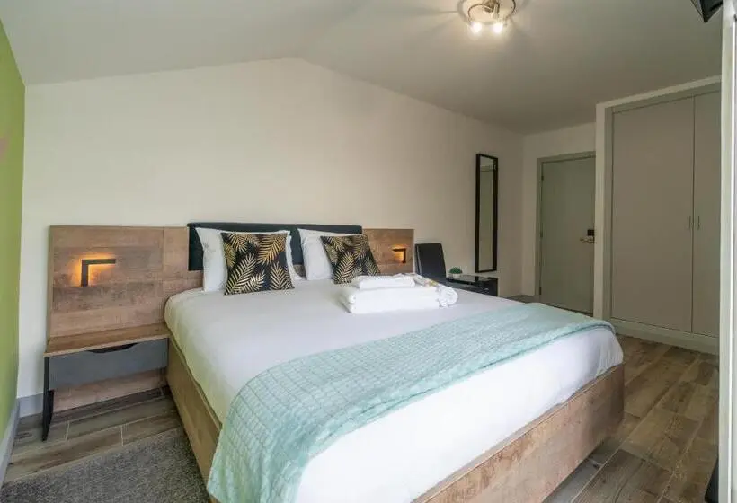 Deluxe-huone Parveke, Leevin Guesthouse