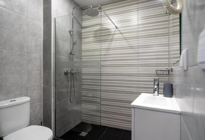 غرفة ديلوكس مزودة بشرفة, Leevin Guesthouse