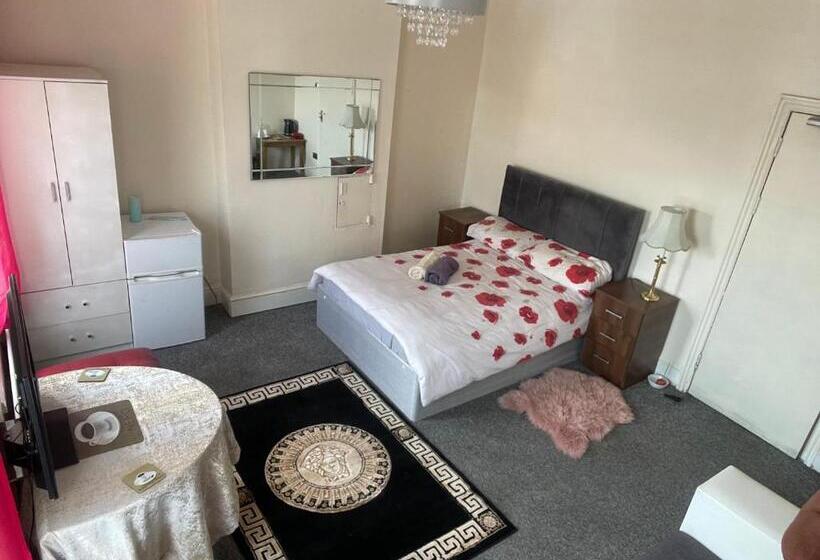 Perhehuone, Quite Broad Rest 2