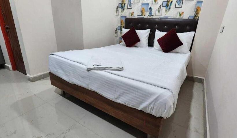 غرفة كلاسيكية ثلاثية, Spot On Hotel Ellora