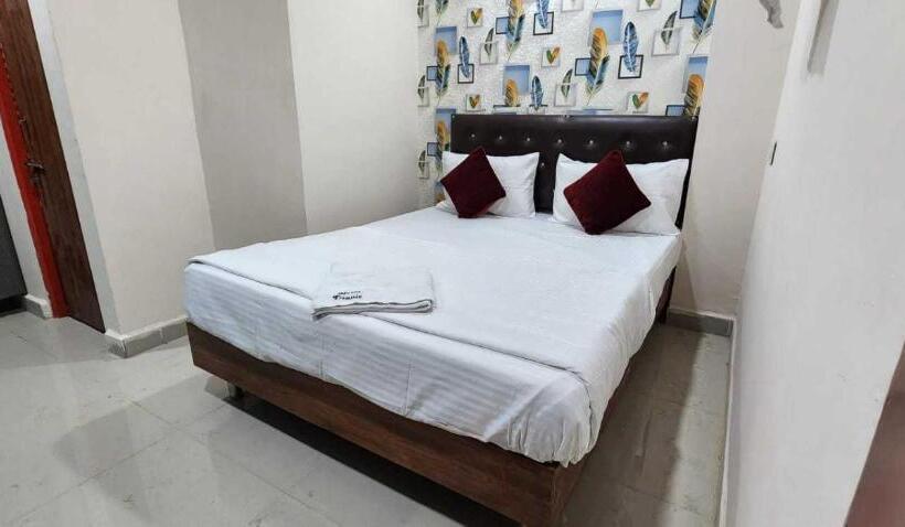 Quarto Triplo Clássico, Spot On Hotel Ellora
