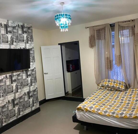 家庭套房, Entire Spacious Family House