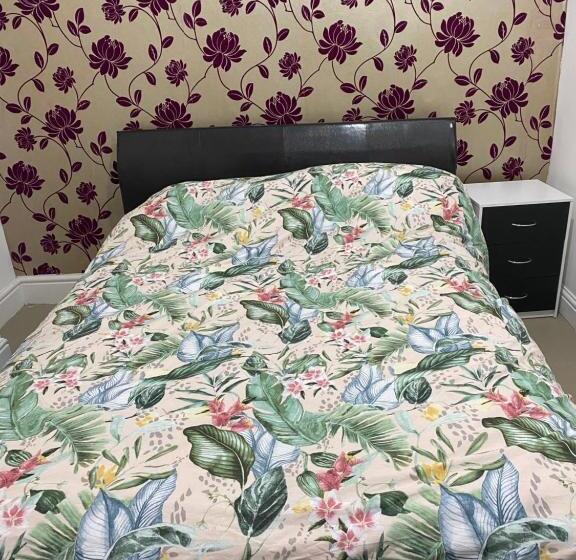 家庭套房, Entire Spacious Family House