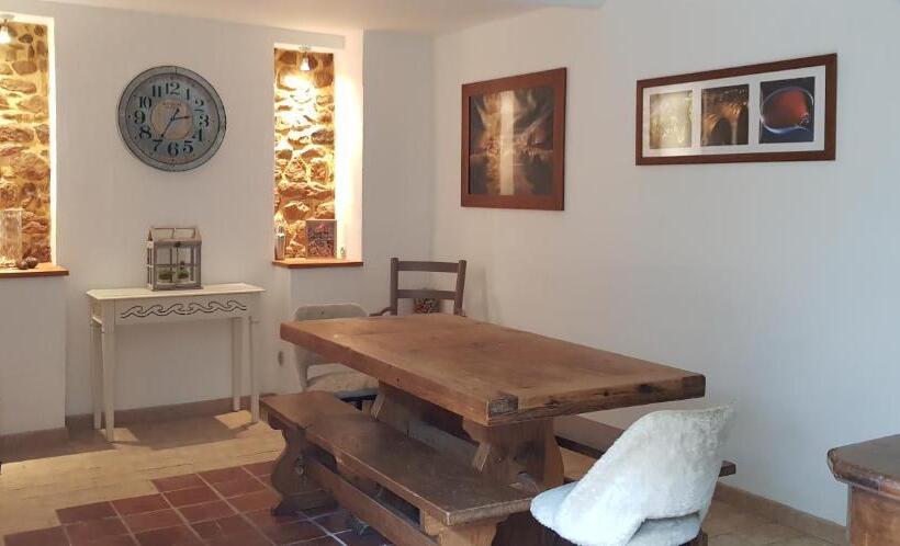 חדר סטנדרט עם מיטת קינג, L Occitane