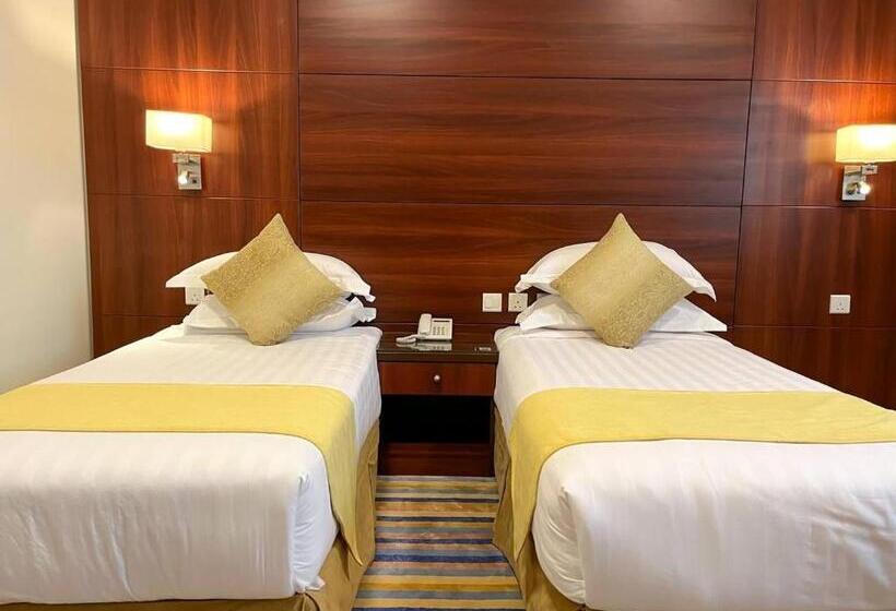 Номер Стандарт, Hayatt Suites &