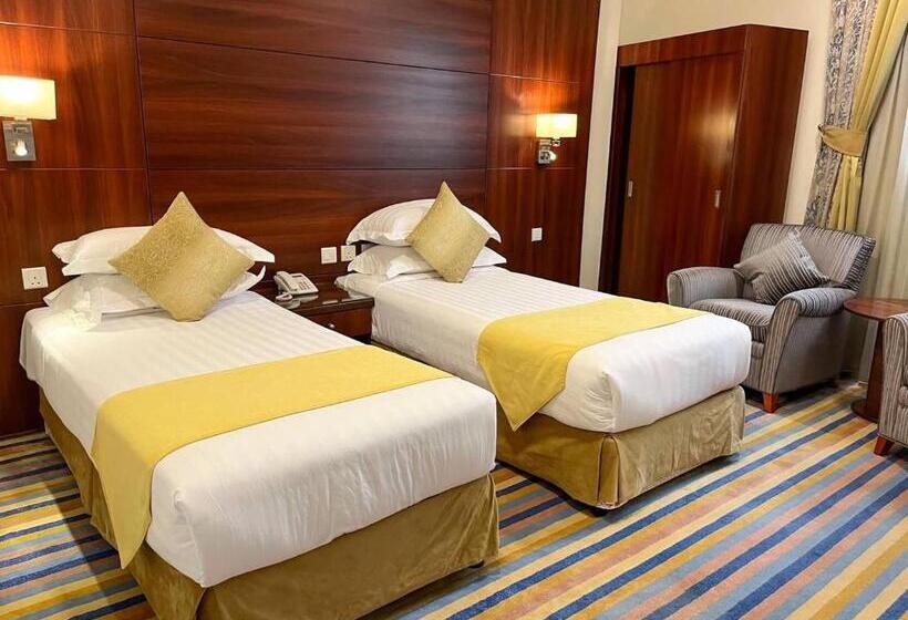 Люкс 3 Спальни, Hayatt Suites &
