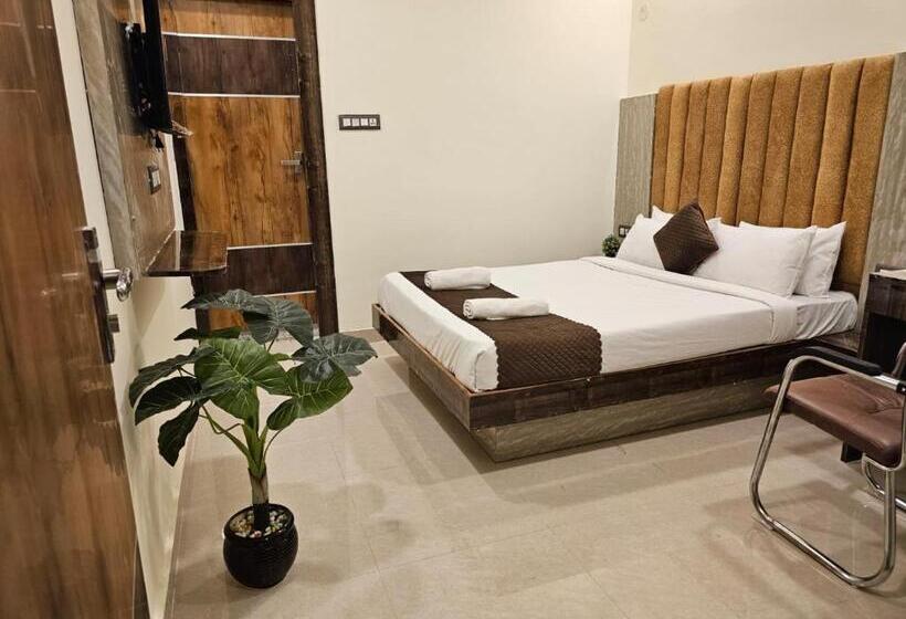 Студия Стандарт, Sky International  Airport Zone Hyderabad