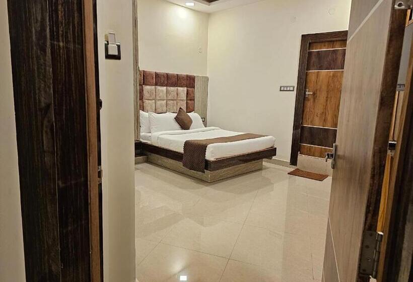 スイート(家族用), Sky International Airport Zone Hyderabad