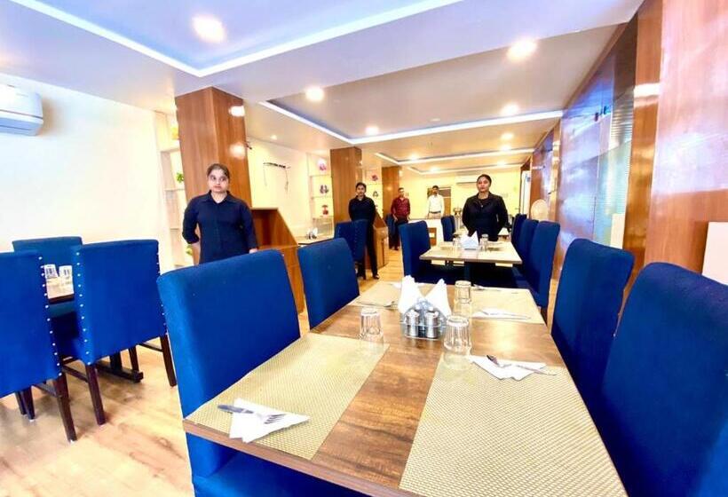 Номер Deluxe, Sky International  Airport Zone Hyderabad