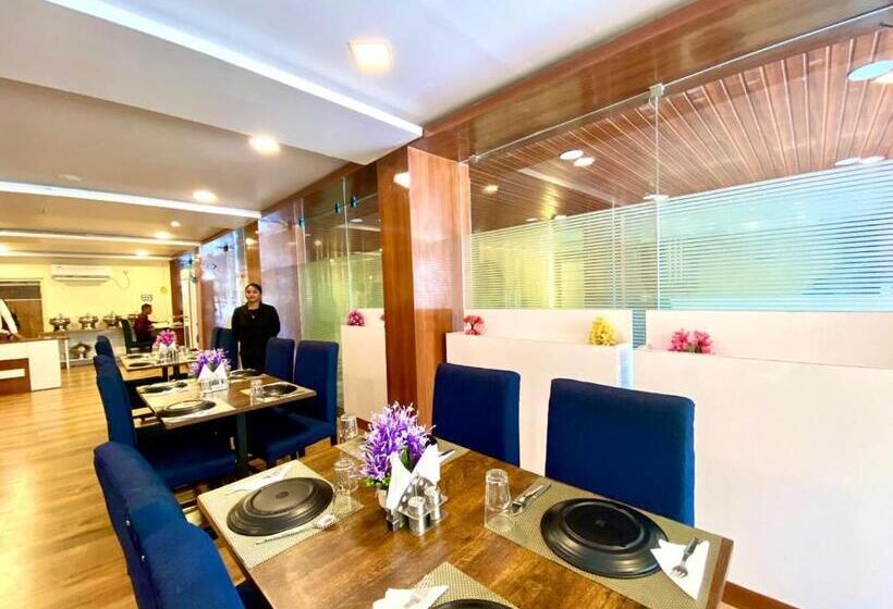 Номер Deluxe, Sky International  Airport Zone Hyderabad