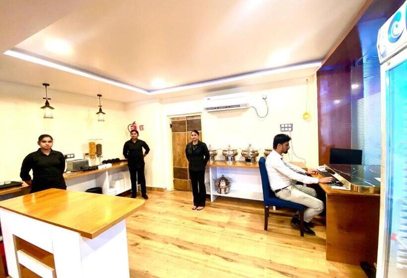 Номер Deluxe, Sky International  Airport Zone Hyderabad