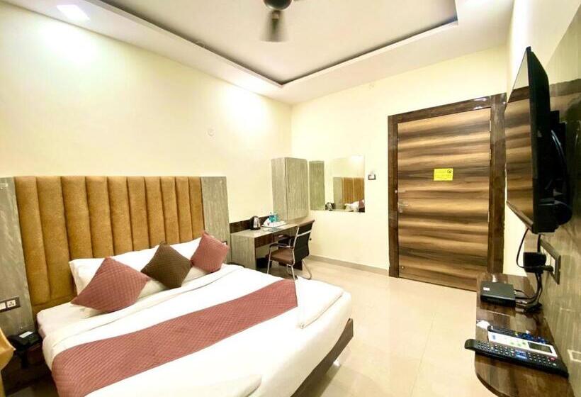 デラックスルーム, Sky International Airport Zone Hyderabad