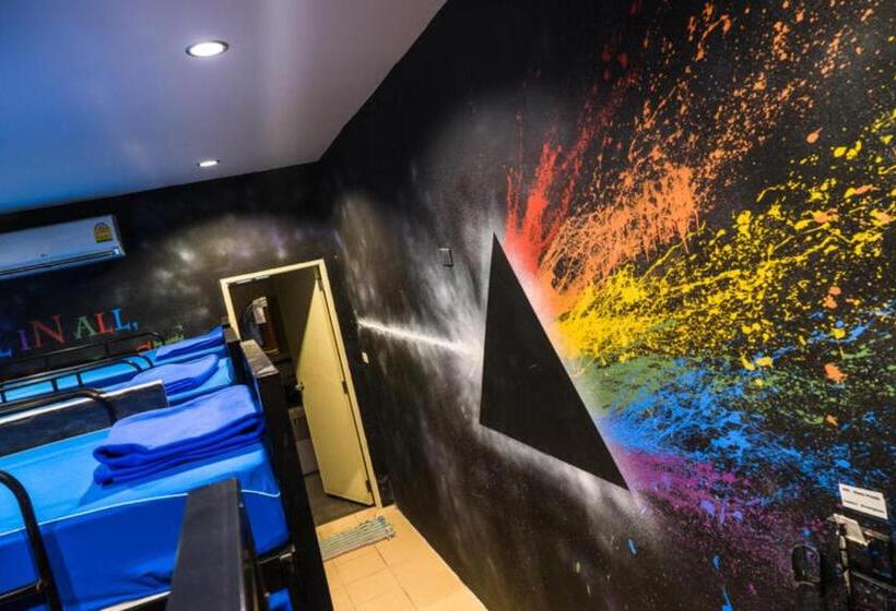 Quarto Familiar Banheiro Compartilhado, Wet! A Pool Party Hostel By Wild & Wandering