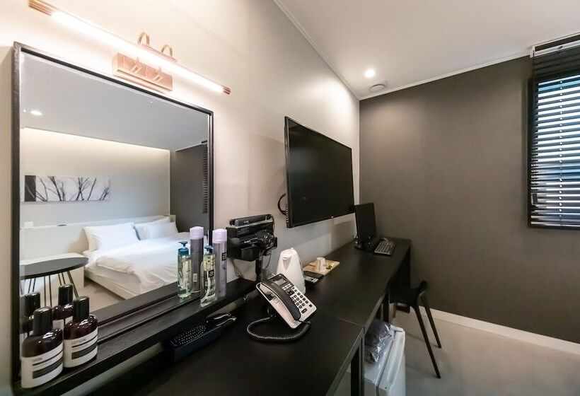 Номер Стандарт, Yam