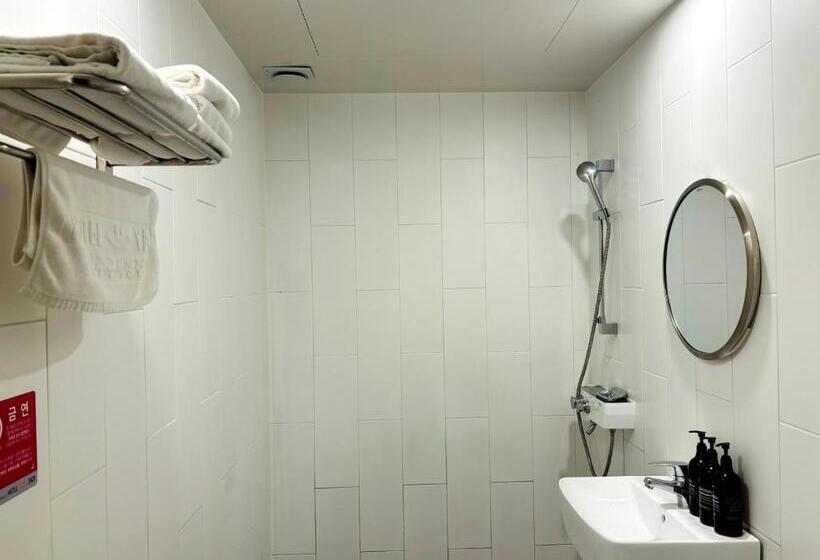 غرفة ديلوكس, Yam