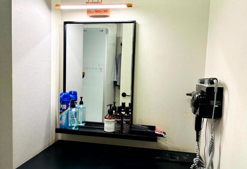 스탠다드 룸 킹사이즈 침대, Yam