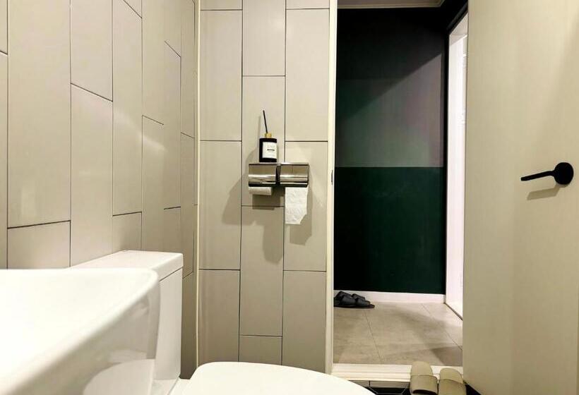 스탠다드 룸 킹사이즈 침대, Yam