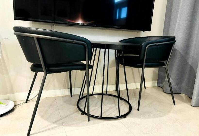 带大床的标准间, Yam