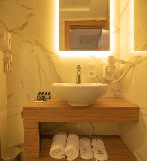 חדר דלוקס לשלושה, Divares Luxury