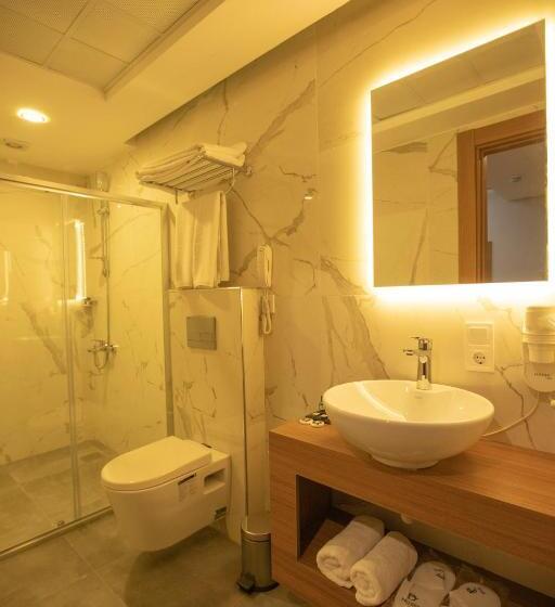 اتاق لوکس سه تخته, Divares Luxury