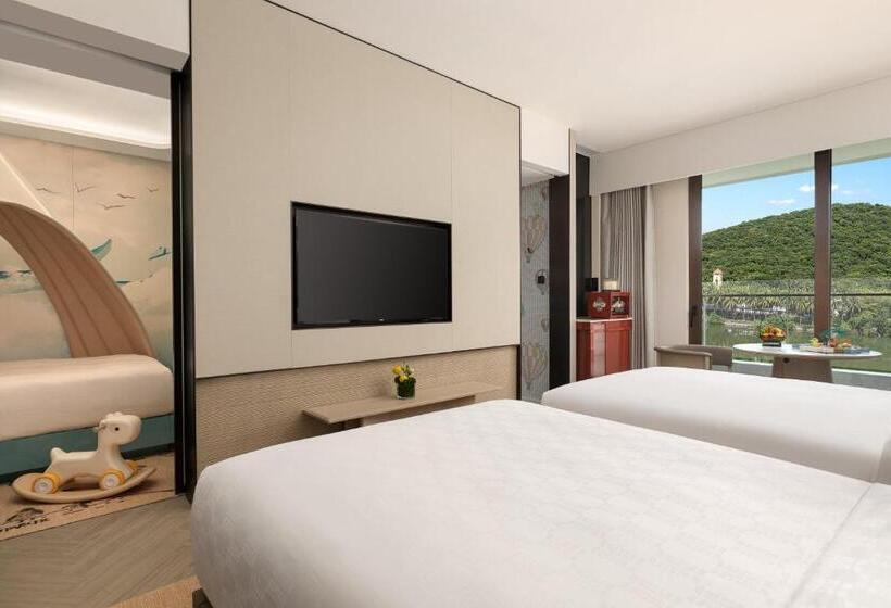 غرفة قياسية مطلّة علي البحيرة, Hualuxe Hotels And Resorts Sanya Yalong Bay Resort, An Ihg