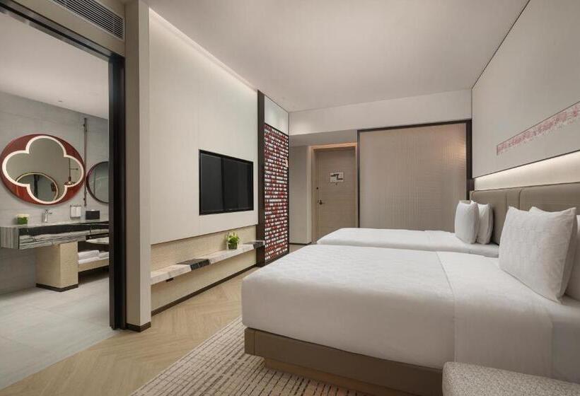 غرفة قياسية مطلّة علي البحيرة, Hualuxe Hotels And Resorts Sanya Yalong Bay Resort, An Ihg