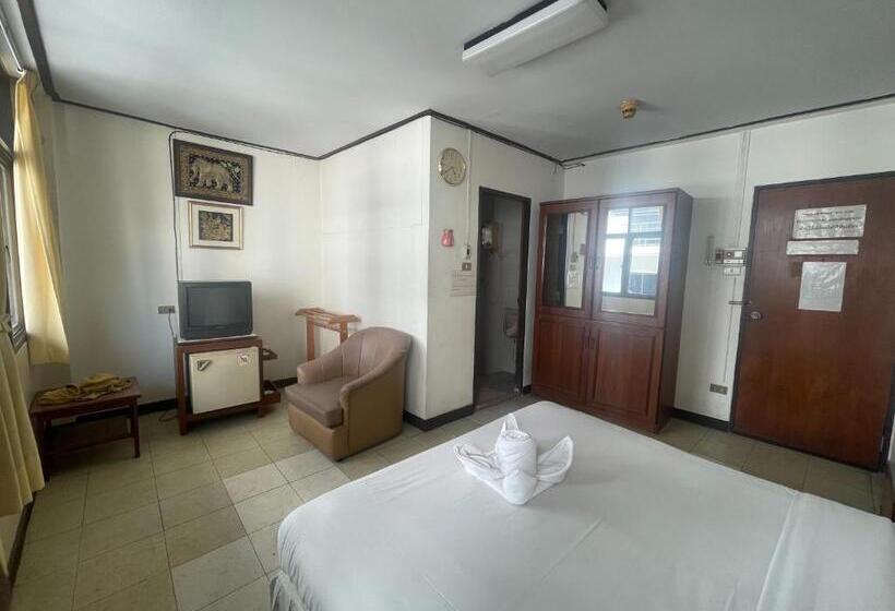 חדר אקונומי, Residence Inn Pattaya