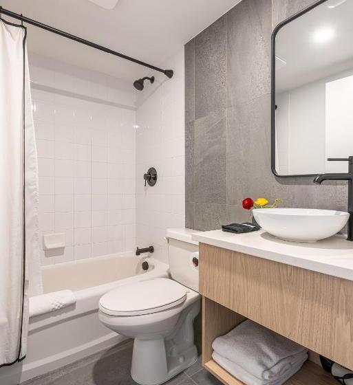 جناح عائلي, The Evangeline