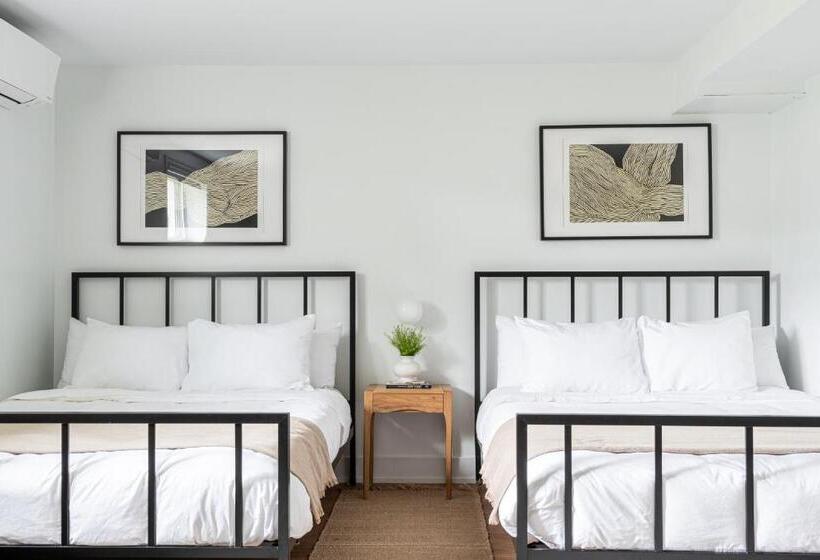 جناح عائلي, The Evangeline