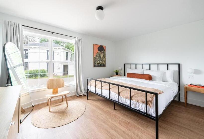 إستوديو قياسى سرير كينج, The Evangeline