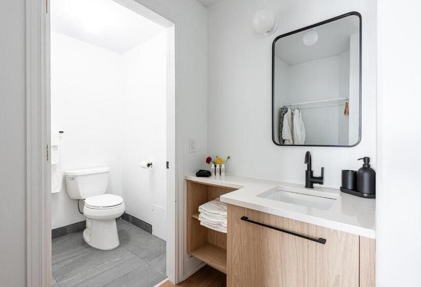 إستوديو قياسى سرير كينج, The Evangeline