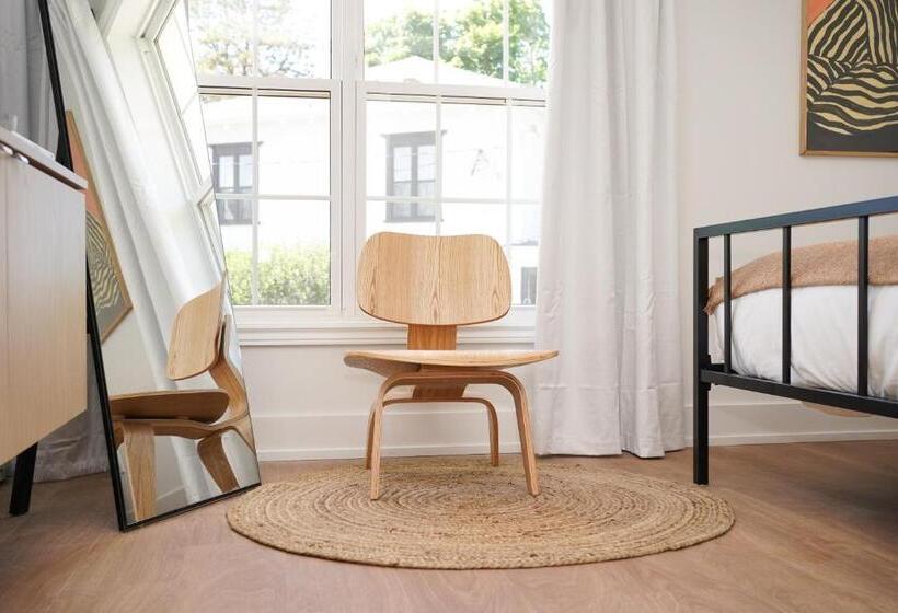 إستوديو قياسى سرير كينج, The Evangeline