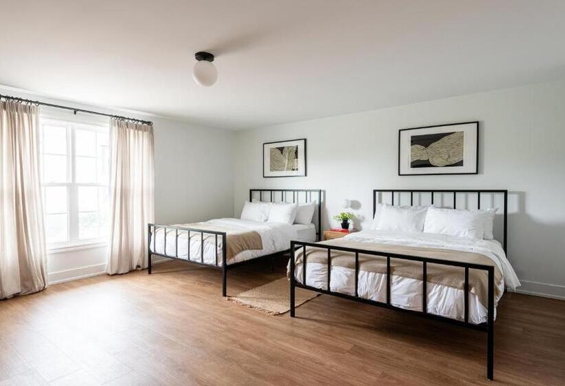 غرفة قياسية, The Evangeline