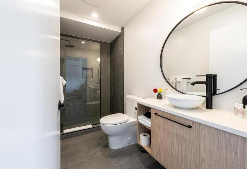 غرفة ديلوكس سرير كينج, The Evangeline