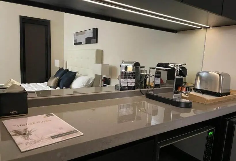 Standard Yhden Hengen Invahuone, Platinum Rooms