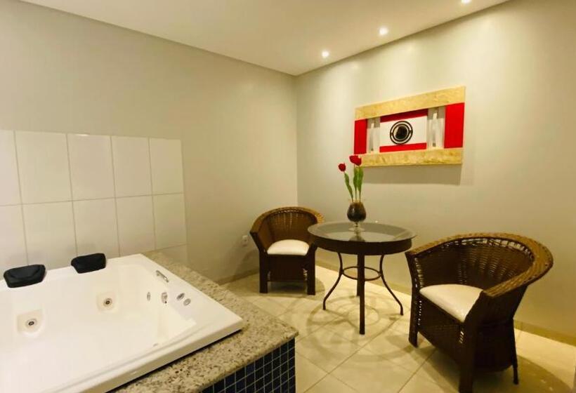 Suite mit Hydromassage, Nova Aliança