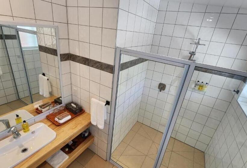 اتاق لوکس با بالکن و چشمانداز دریا, Resort Tava'e