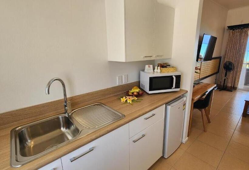 اتاق لوکس با بالکن و چشمانداز دریا, Resort Tava'e