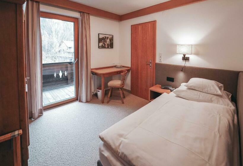 اتاق استاندارد یک نفره, Garni Almjur