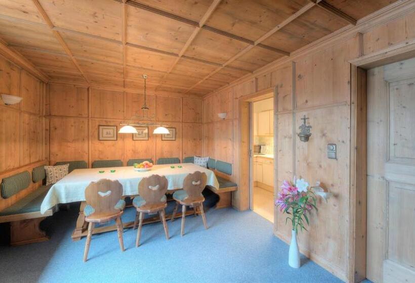 آپارتمان 3 خوابه, Garni Almjur