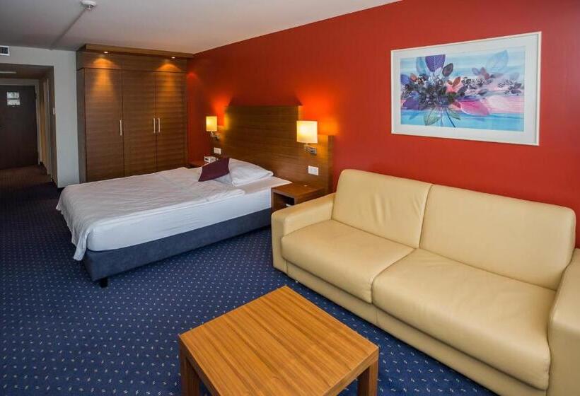 غرفة بيزنس, Hori Inn