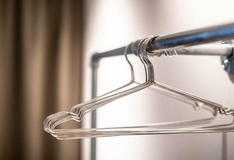 标准间带阳台, Mari Pop