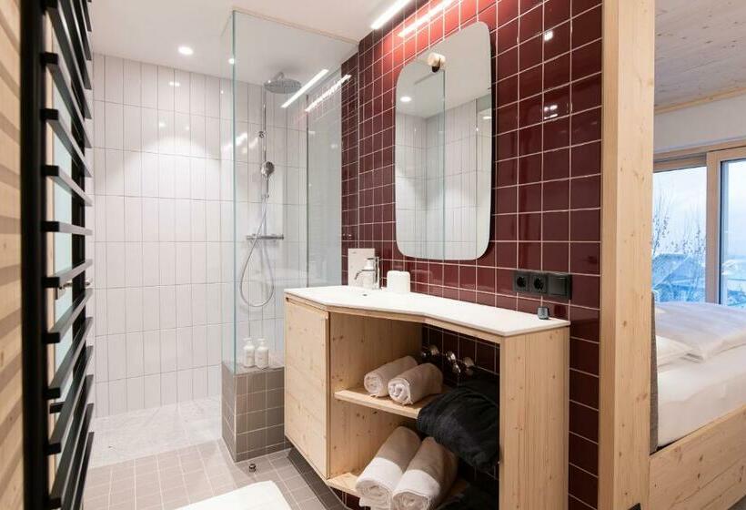 标准间带阳台, Mari Pop