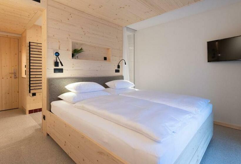 标准间带阳台, Mari Pop