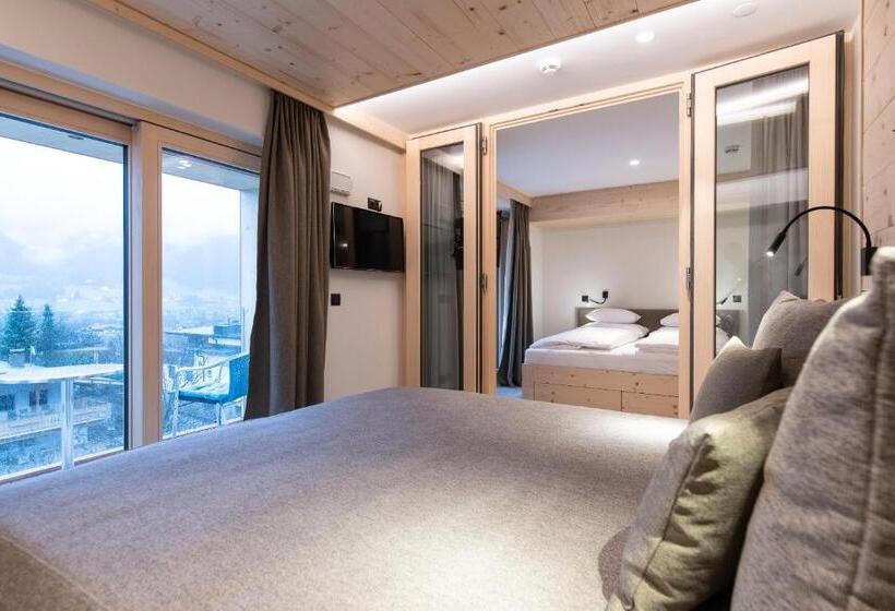 套房带泳池景, Mari Pop