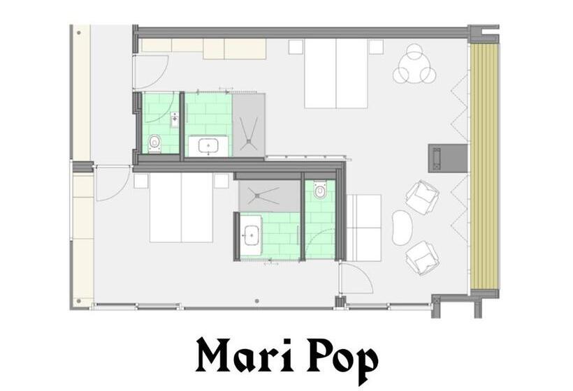带露台的套间, Mari Pop